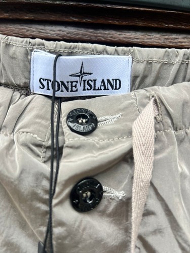 Short stone island - short,