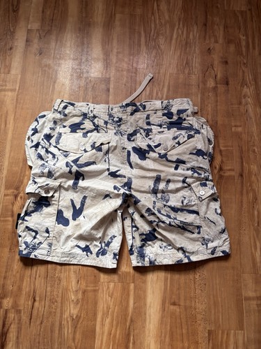 Pantaloncini cargo mimetici
